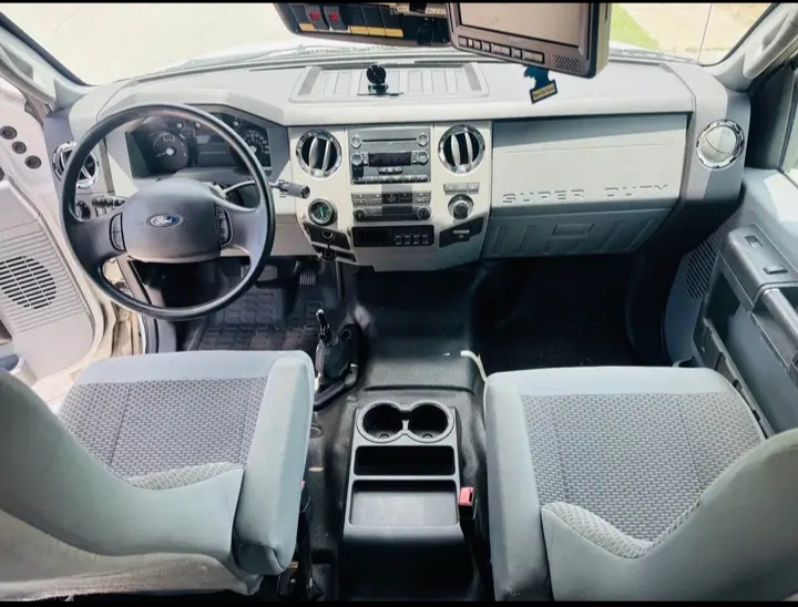 2015 Starcraft Ford F-650 Shuttle Bus