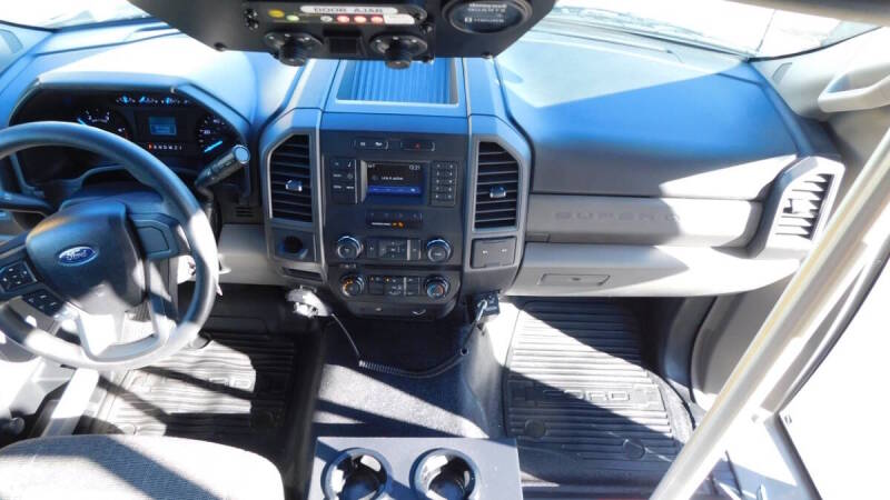 2017 Ford F-550 Super Duty -Shuttle Bus