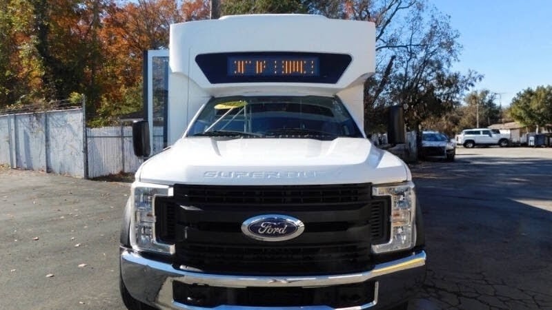 2017 Ford F-550 Super Duty -Shuttle Bus