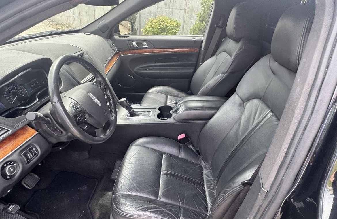 2014 Lincoln MKT Stretch Limousine
