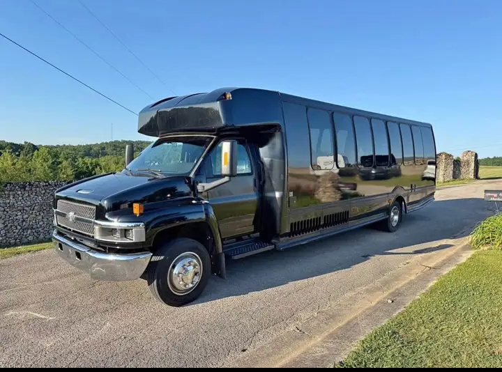 2009 Ford F-550 Limo Bus