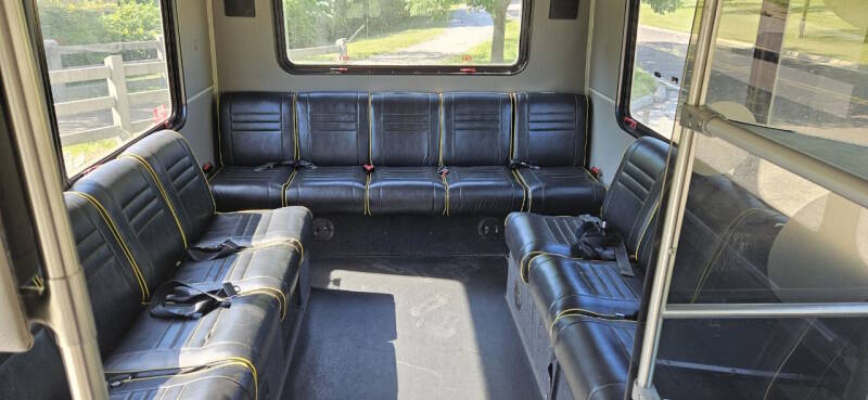 2014 Chevrolet 4500 Shuttle Bus