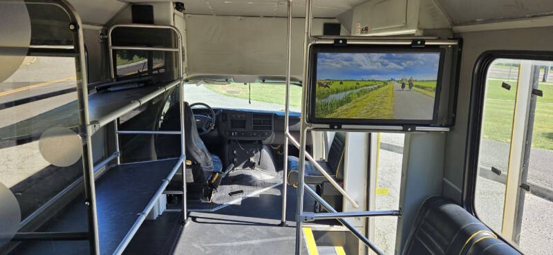 2014 Chevrolet 4500 Shuttle Bus
