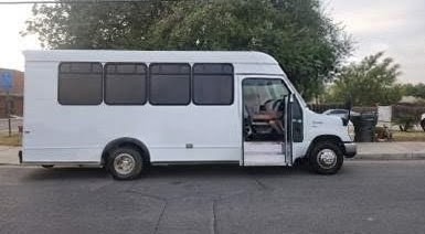 2014 Ford E450 Limo Bus – Reliable 20-Passenger Transportation
