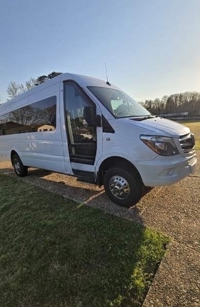 2017 Mercedes-Benz Sprinter 3500 Passenger – Premium 4WD Van