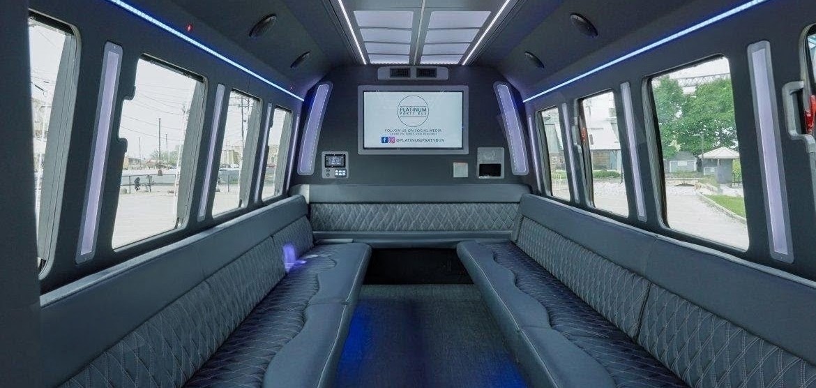 2023 Ford F-550 -Limo
