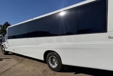 2018 Freightliner M2 Shuttle Bus – Spacious Interior & Serviced A/C