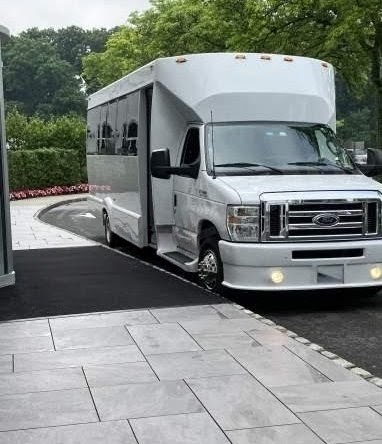 Well-Maintained 2014 Ford E450 15-Passenger Limo Bus