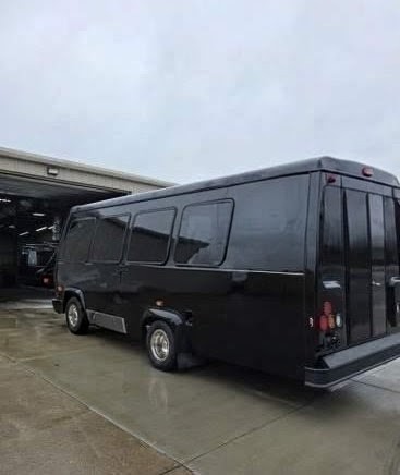 2012 Ford E450 Limo Bus – 18 Passenger VIP Interior