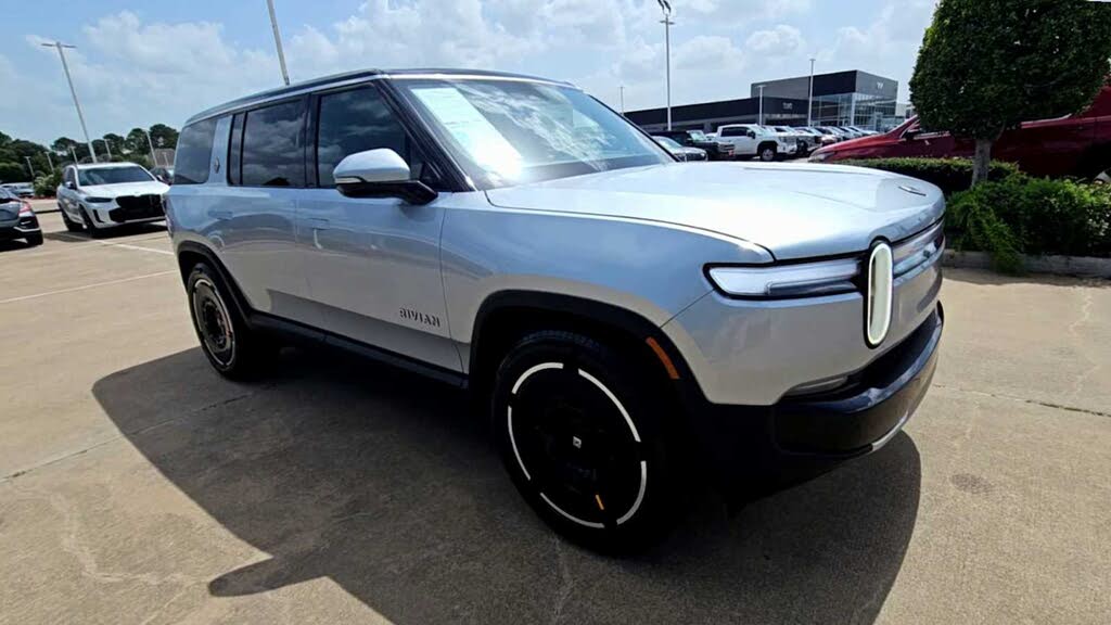 2025 Rivian R1S Adventure Dual Motor