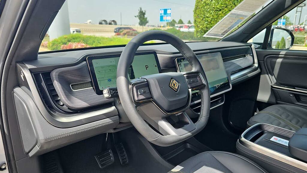 2025 Rivian R1S Adventure Dual Motor