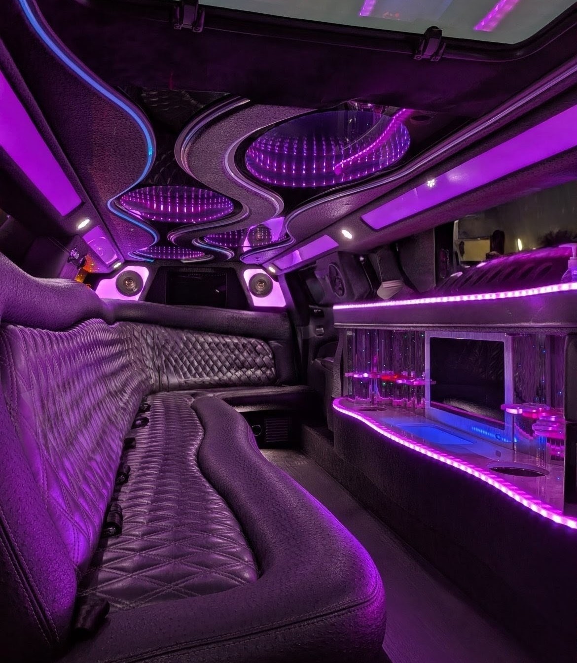 2018 Chrysler 300- Sedan Stretch Limo