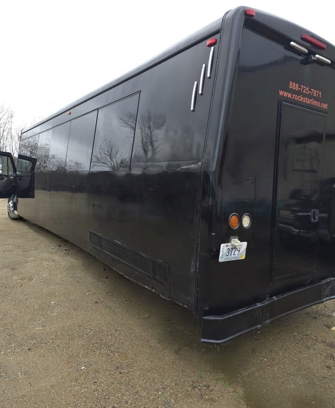 2011 Freightliner M2 Limo Bus with Premium Interior