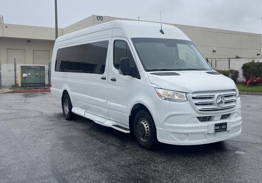 2025 Mercedes-Benz 3500 170 Inch Extended Wheelbase