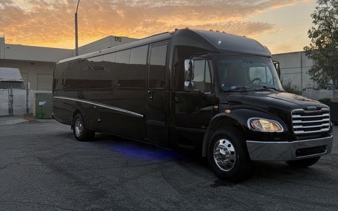 2025 Freightliner GM 40