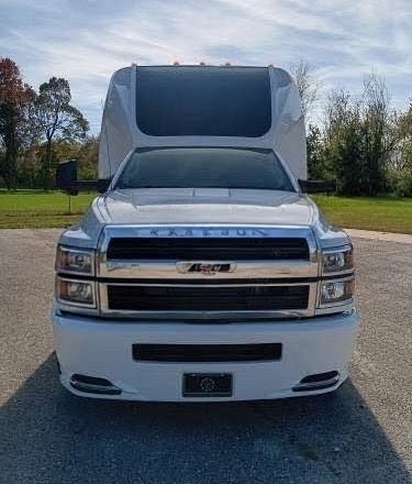 2021 Chevrolet 5500 Silverado 25-Passenger Limo Bus