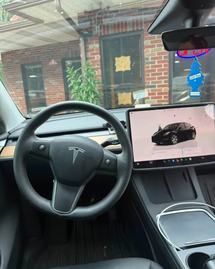 2023 Tesla Model Y SUV