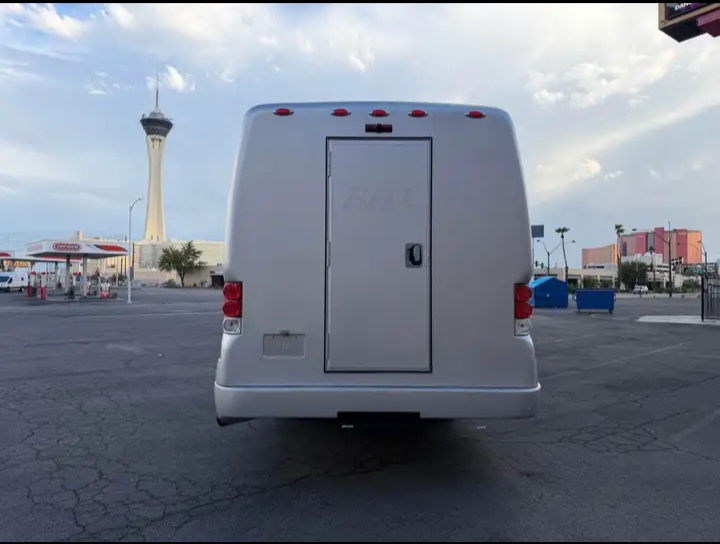 2014 Ford F-550 Shuttle Bus
