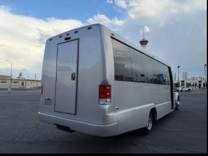 2014 Ford F-550 Shuttle Bus