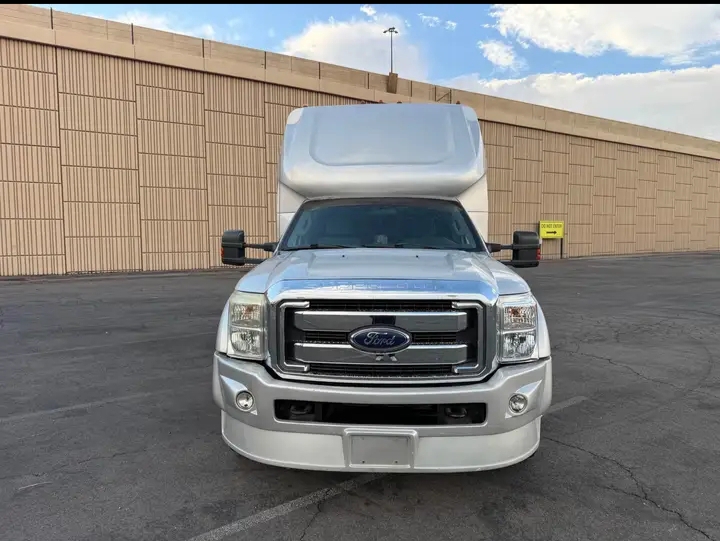 2014 Ford F-550 Shuttle Bus