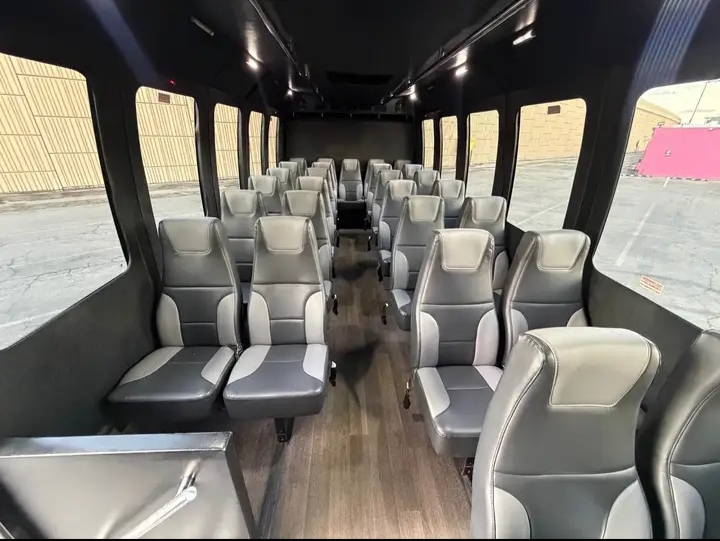 2014 Ford F-550 Shuttle Bus