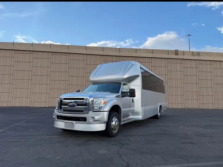 2014 Ford F-550 Shuttle Bus
