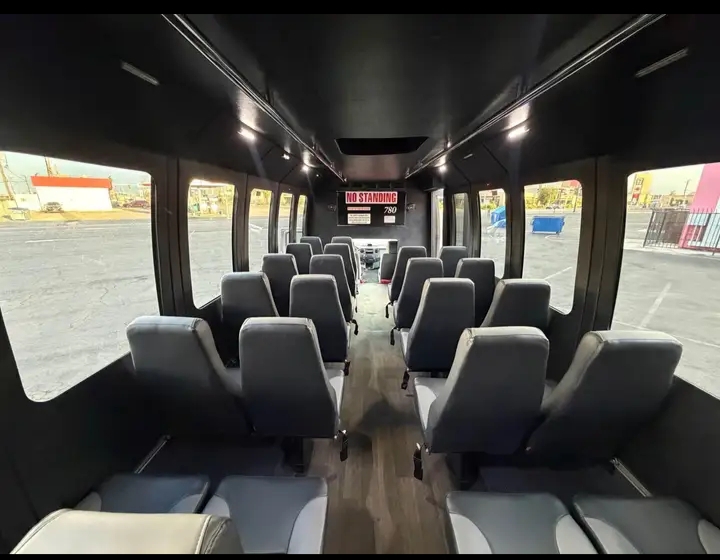 2014 Ford F-550 Shuttle Bus
