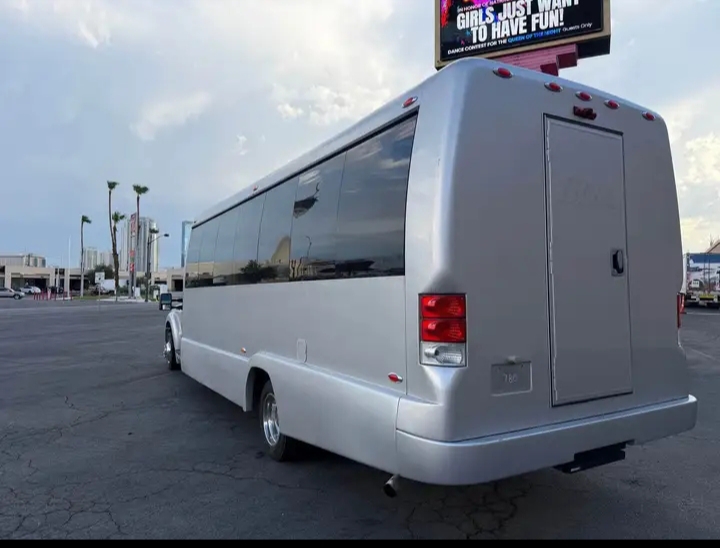 2014 Ford F-550 Shuttle Bus