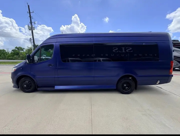 2025 Mercedes Benz Sprinter