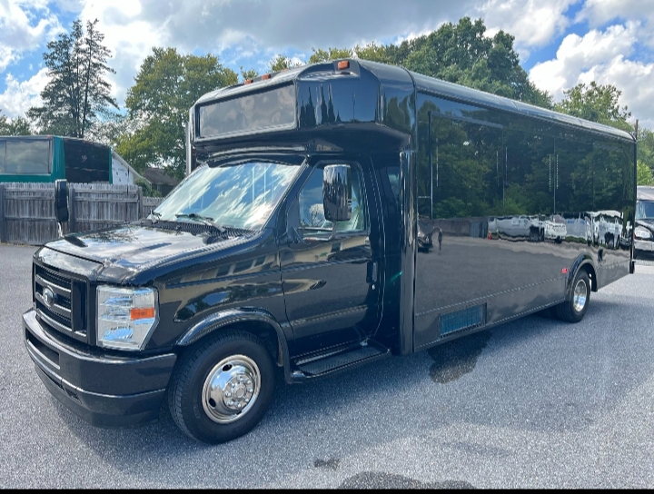 2017 Ford E-450 Limo Bus