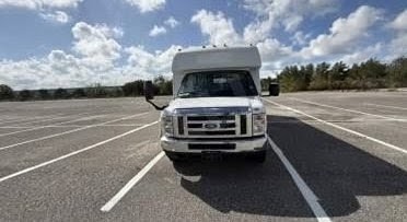 2018 Ford E-450 Shuttle Bus – Reliable V10 Performance