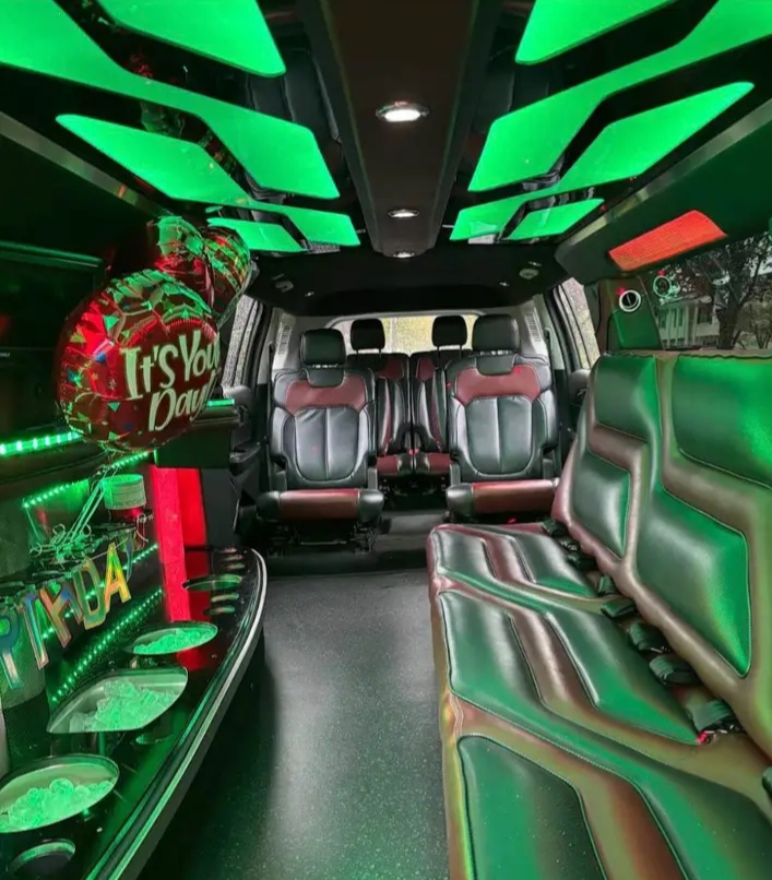 2023 Jeep Grand Chrokee Stretch Limo