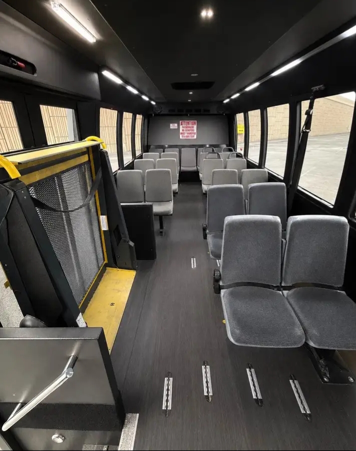 2016 Ford F-550 Shuttle Bus