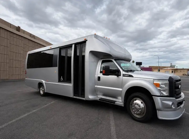 2016 Ford F-550 Shuttle Bus