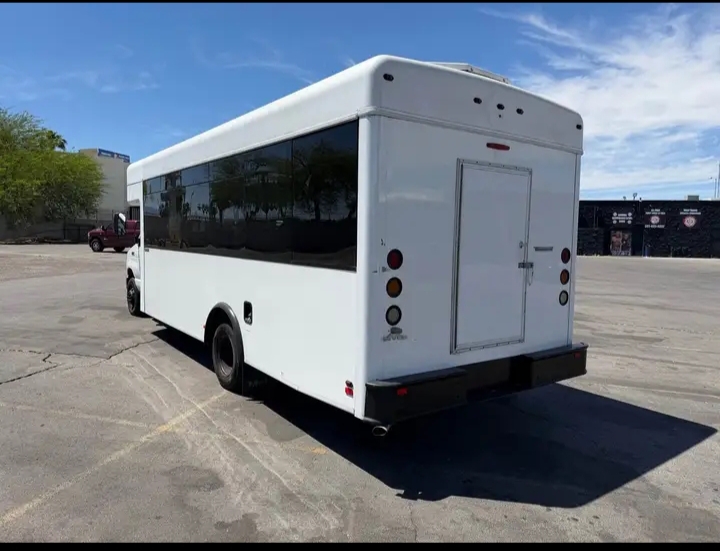 2017 Ford E-450 Shuttle Bus