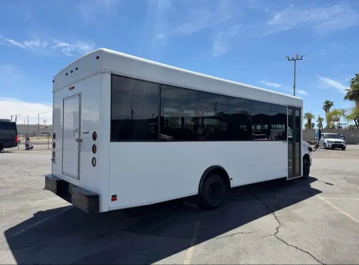 2017 Ford E-450 Shuttle Bus