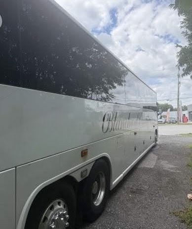 Luxury 2010 MCI J4500 56-Passenger Motorcoach