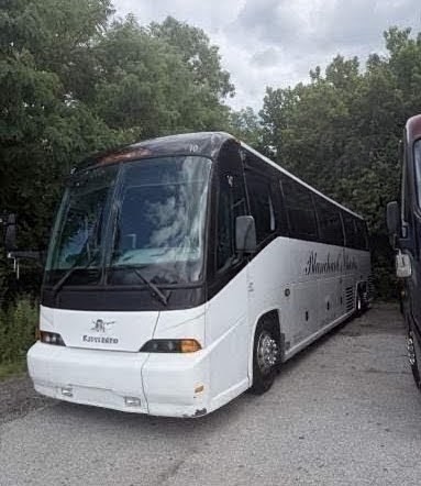 Luxury 2010 MCI J4500 56-Passenger Motorcoach