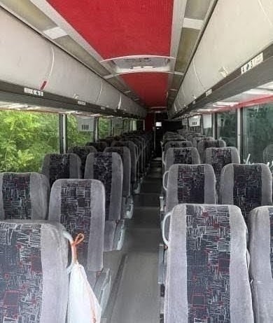 Luxury 2010 MCI J4500 56-Passenger Motorcoach