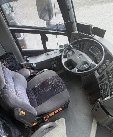 Luxury 2010 MCI J4500 56-Passenger Motorcoach