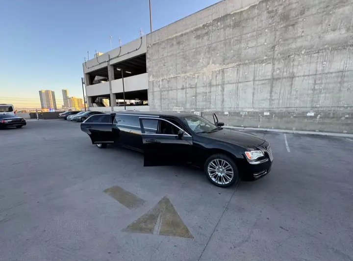2014 Chrysler 300 Limousine