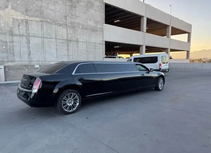 2014 Chrysler 300 Limousine