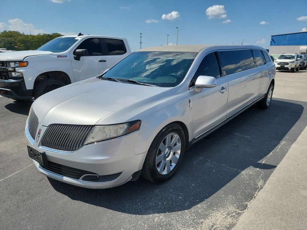 2014 Lincoln MKT Stretch Limo