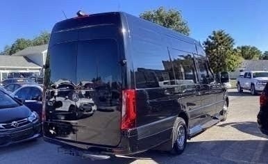 2019 Mercedes-Benz Executive Sprinter – Premium 10-Passenger Van