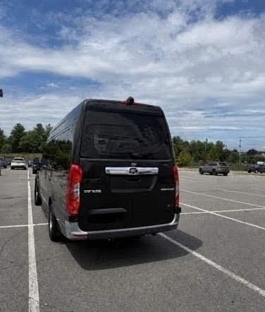 2022 Mercedes-Benz 3500 Sprinter – Luxury 14-Passenger Van