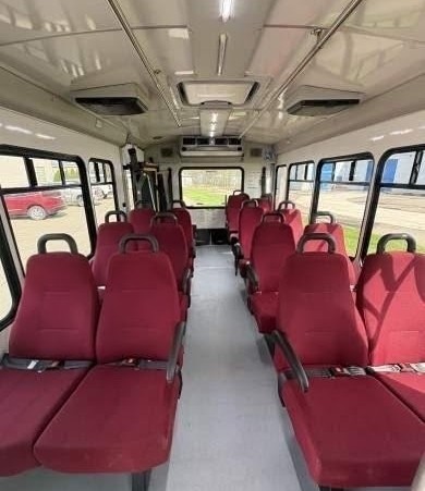 2018 Ford F450 16-Passenger Shuttle – Reliable & Versatile