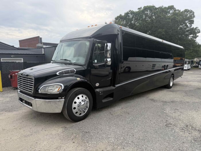 2014 Freightliner M2 -Mini Bus