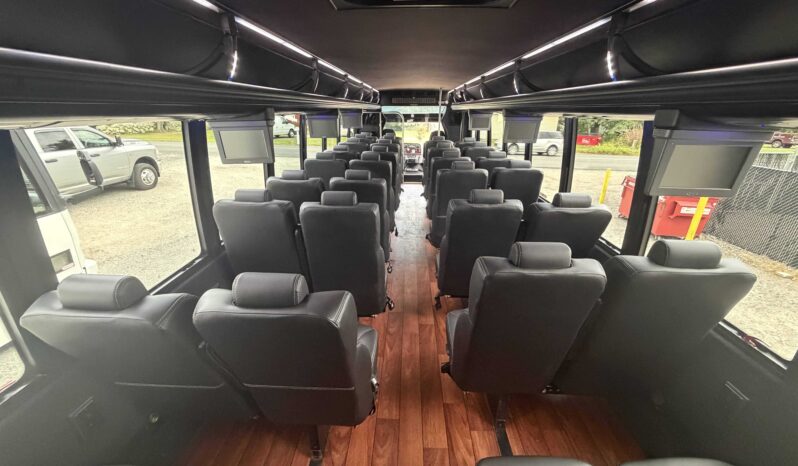 2014 Freightliner M2 -Mini Bus