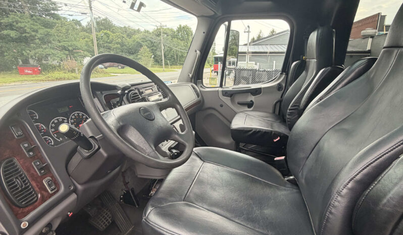 2014 Freightliner M2 -Mini Bus