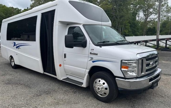 2017 Ford E450 Executive Shuttle